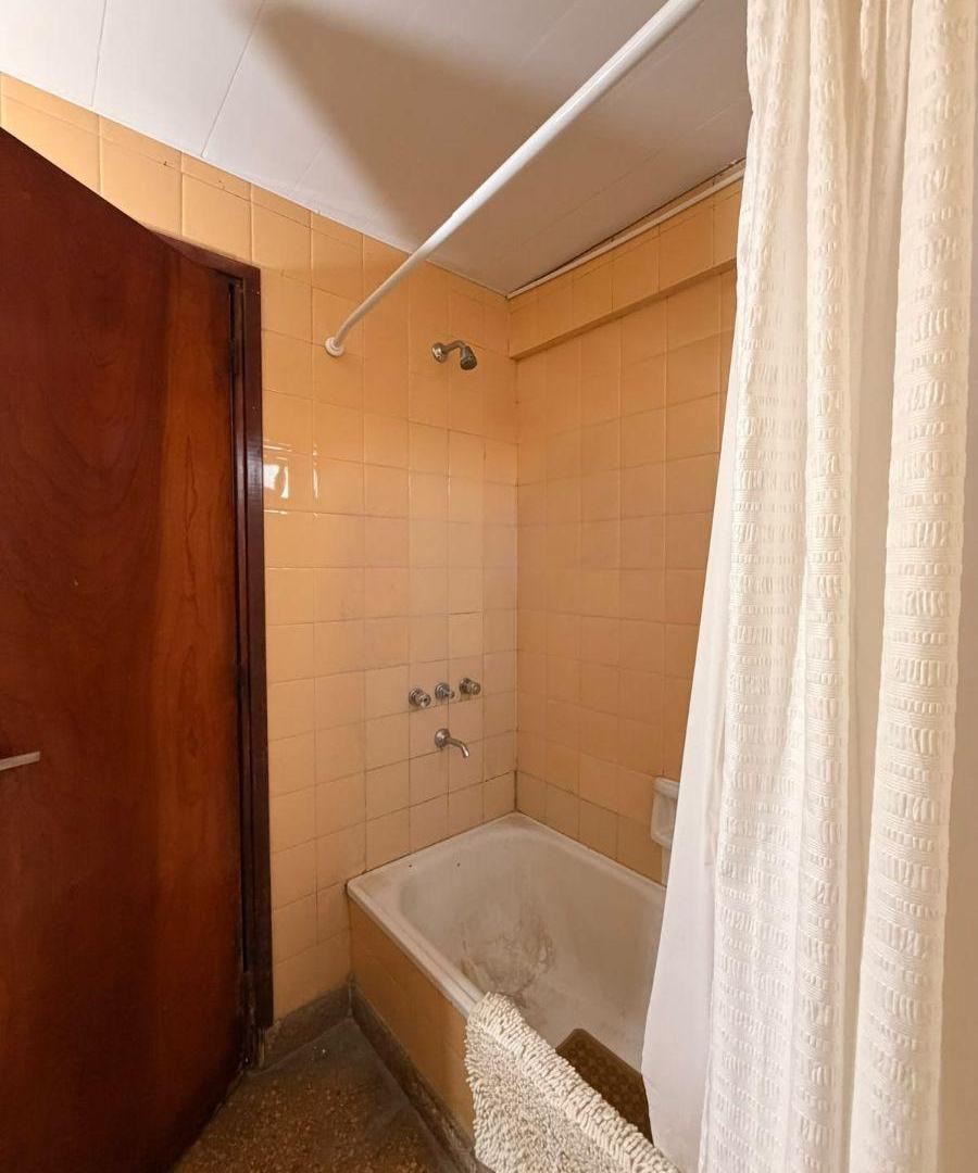 Foto de Departamento de 40 m² con 1 dormitorio en venta en La Plata, imagen 1