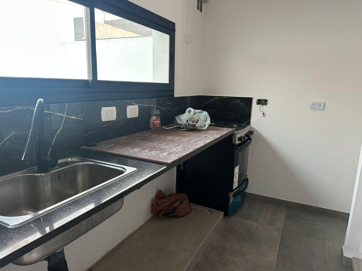Foto de Dúplex en venta en 67 e/ 161 y 162 – 3 dormitorios, cochera y patio, imagen 2