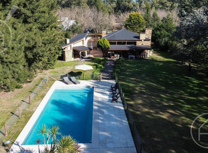 CASA ALQUILER CAMPOS DE ROCA 1