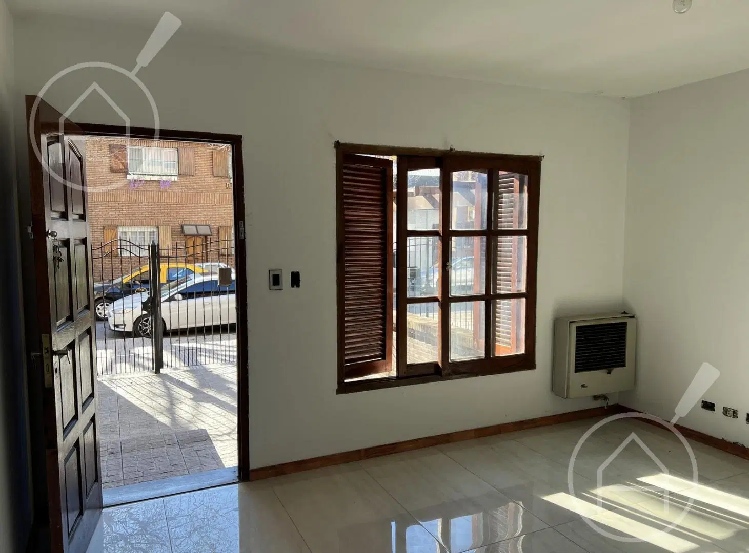 VENTA CASA TRIPLEX CINCO AMBIENTES A ESTRENAR PATIO PRIVADO VILLA DEL PARQUE 5