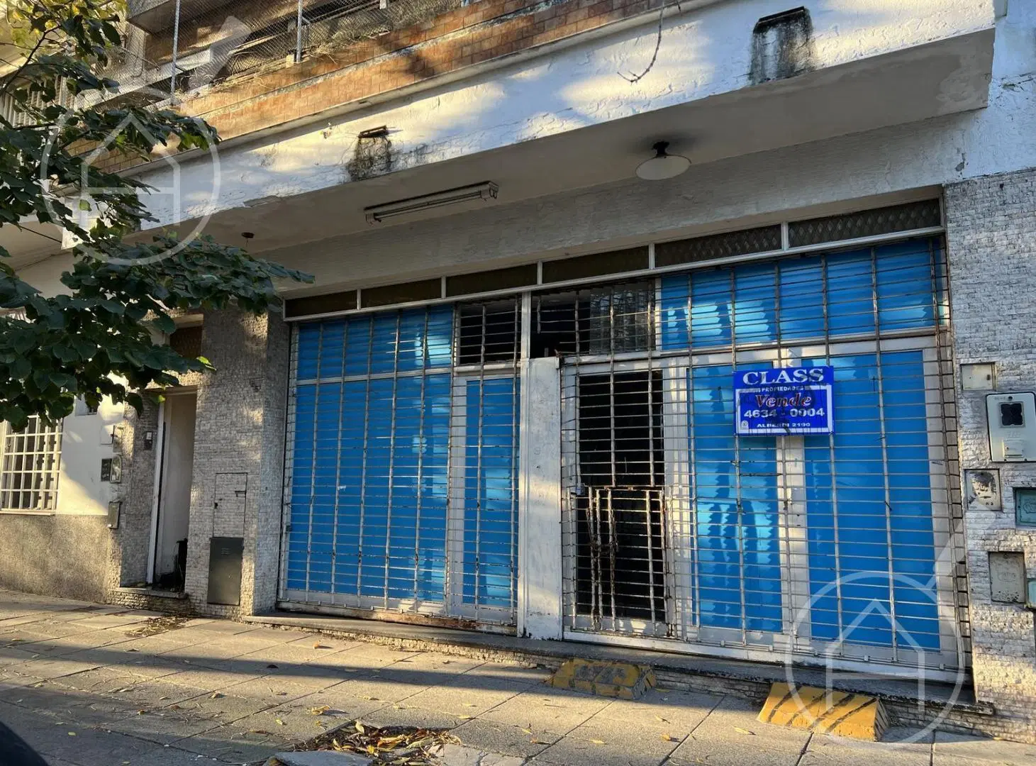 VENTA PH CON LOCAL COMERCIAL FLORESTA 5