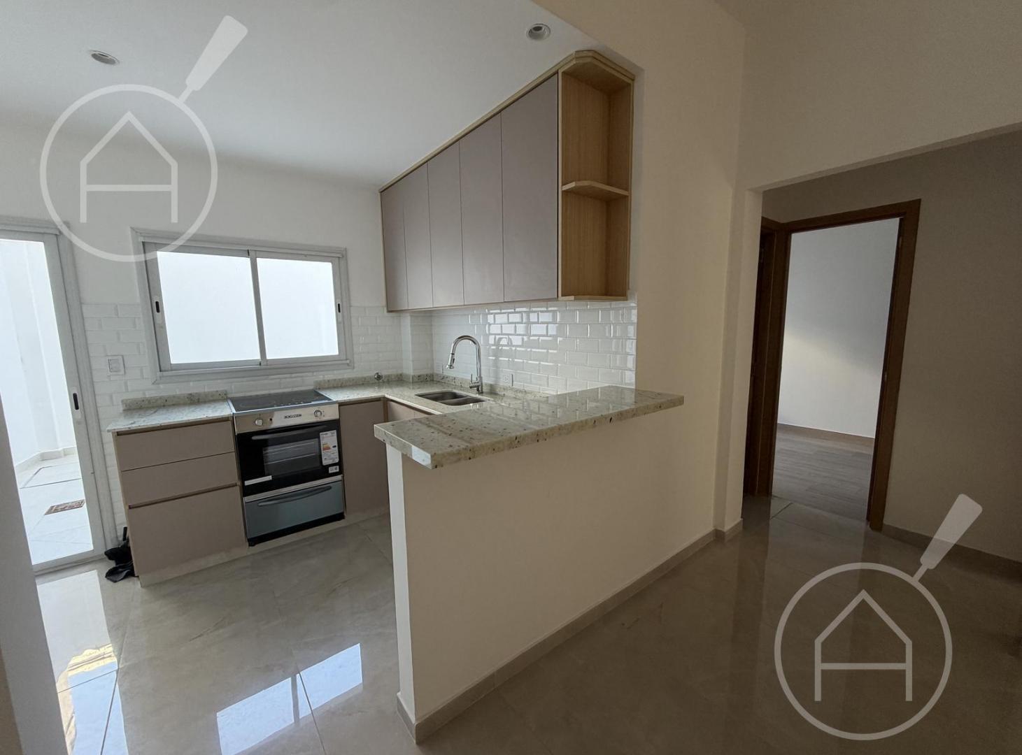 Foto de Venta PH tres ambientes refaccionado Boedo, imagen 1