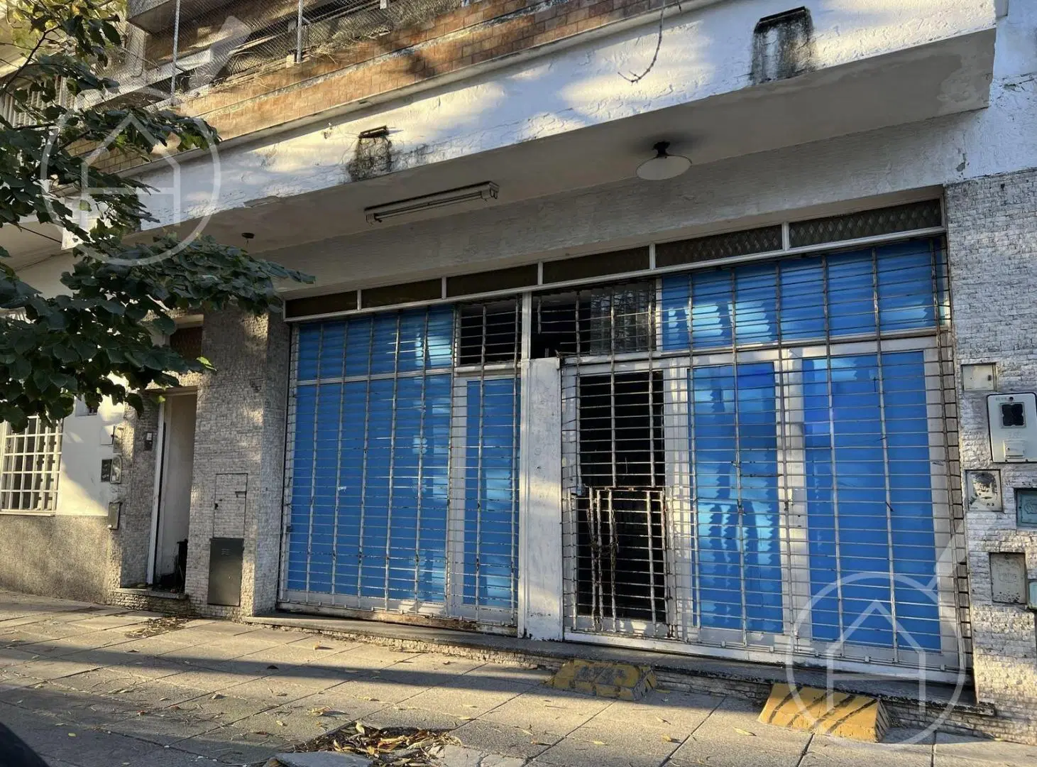 VENTA PH CON LOCAL COMERCIAL FLORESTA 4