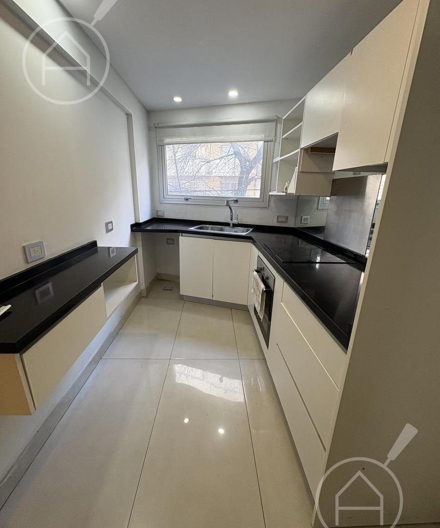 Foto de Venta departamento cuatro ambientes Belgrano cochera, imagen 1