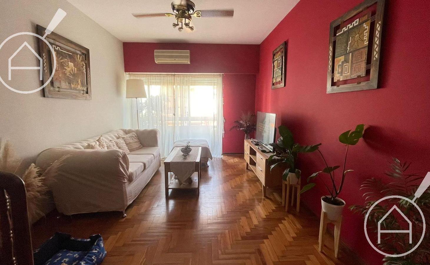 Foto de VENTA DEPARTAMENTO CUATRO AMBIENTES VILLA DEL PARQUE, imagen 2