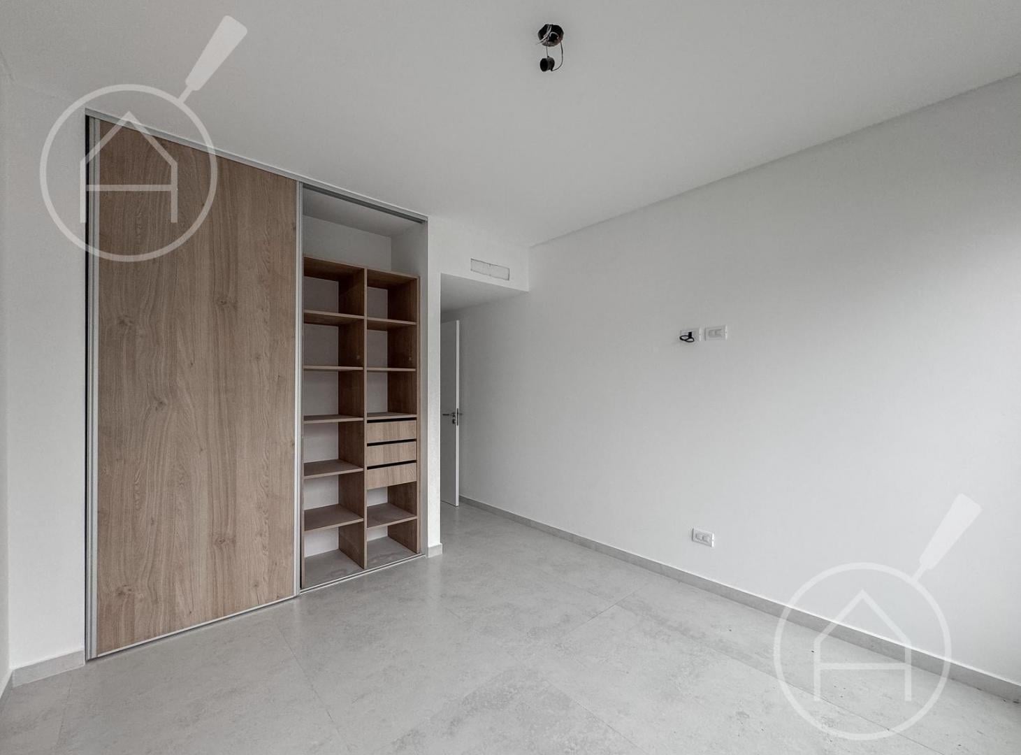 Foto de VENTA DEPARTAMENTO SEMI-PISO 3 AMBIENTES EN VILLA DEVOTO, imagen 1