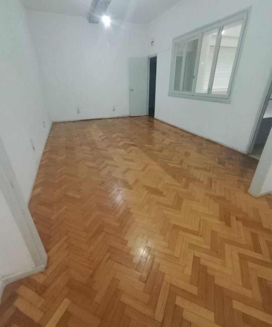 Foto de ALQUILER 4 AMB CON DEP. DE SERVICIO CO PATIO Y BALCON AL FRENTE, imagen 1
