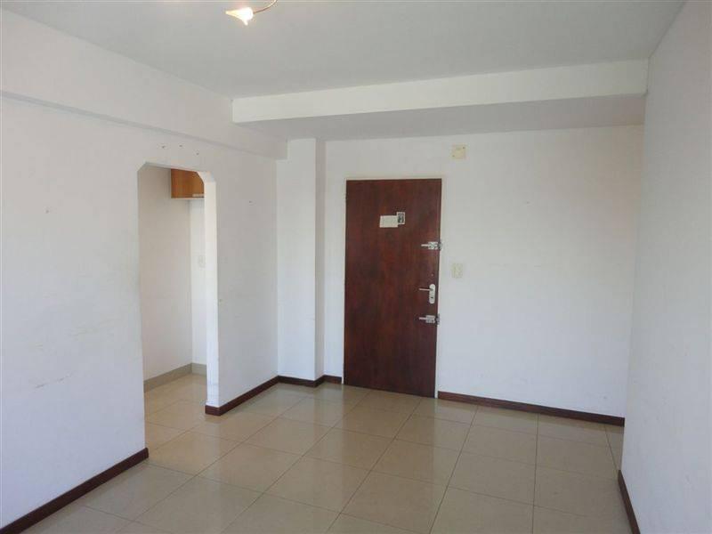 Departamento 3 Amb Al Frente con Balcon. 2