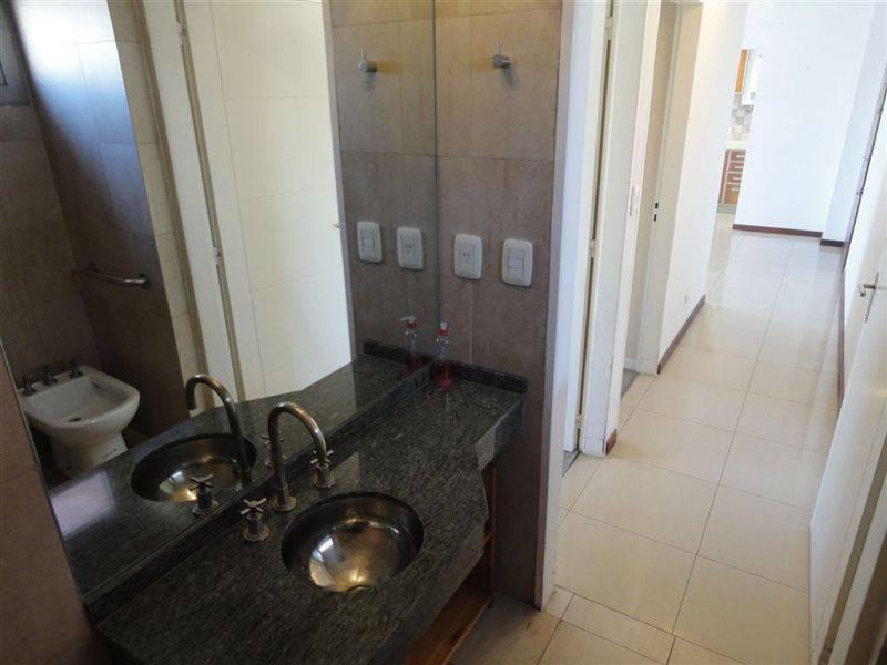 Departamento 3 Amb Al Frente con Balcon. 3