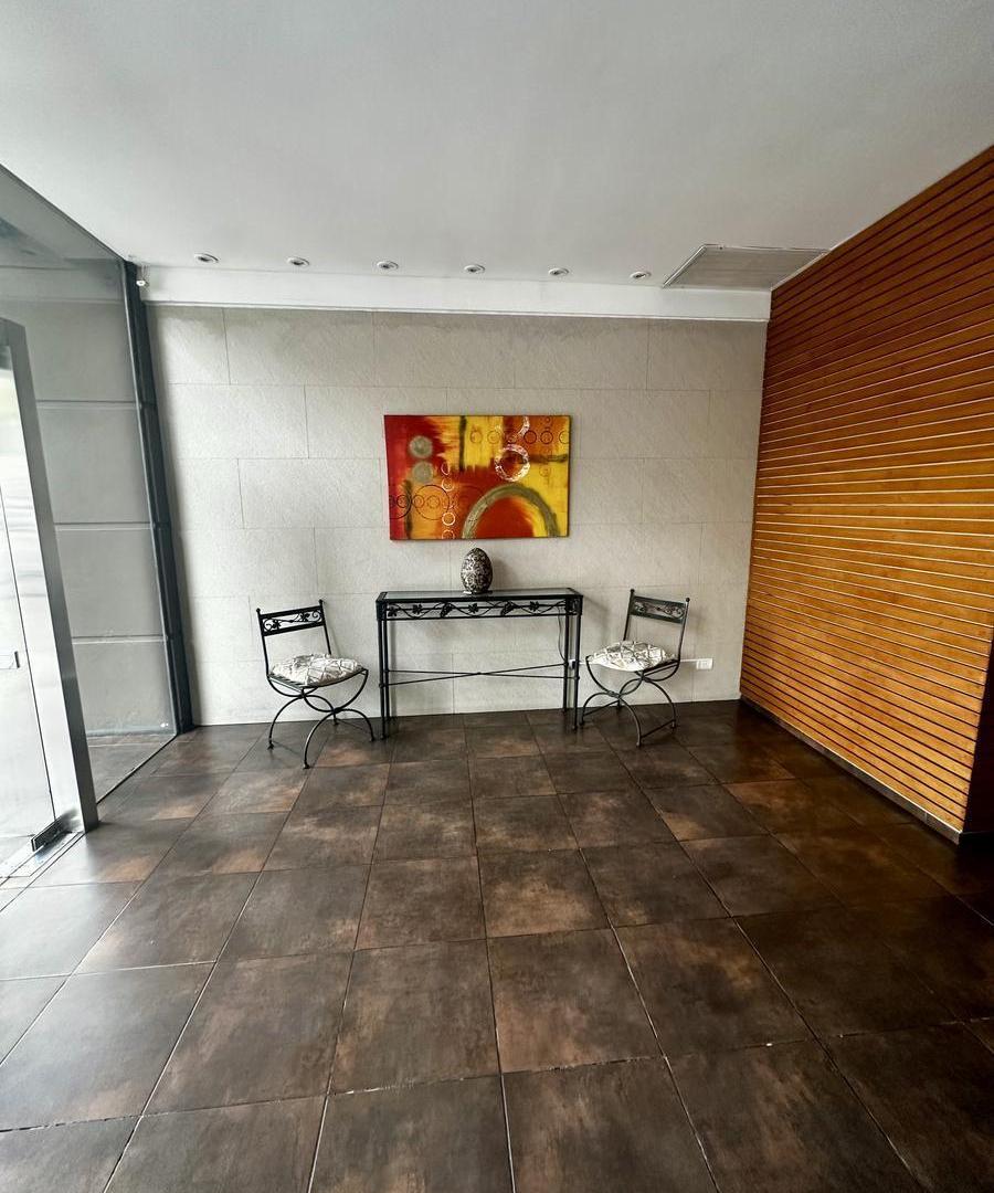 Foto de VENTA – DEPARTAMENTO DE 2 AMBIENTES CON COCHERA EN FLORES, imagen 3