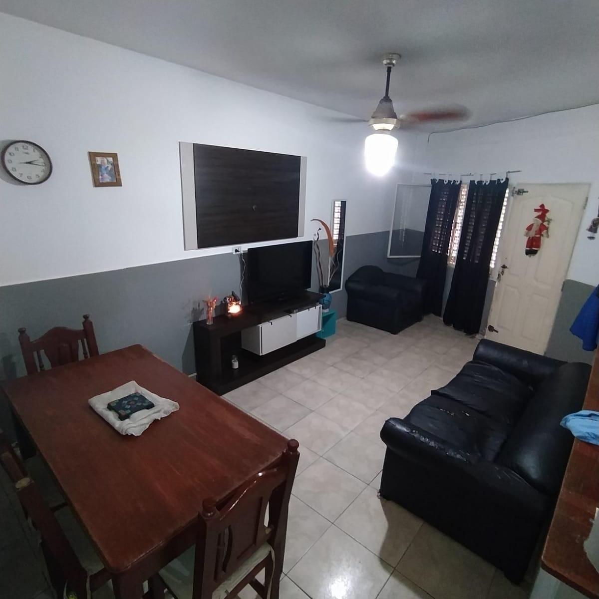 Vendo Casa con Departamentos en San Vicente 5