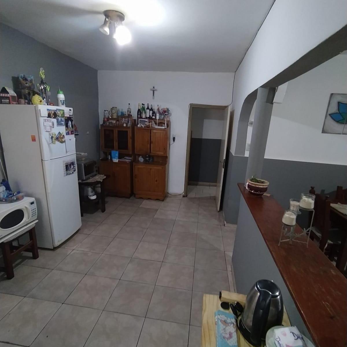Vendo Casa con Departamentos en San Vicente 4