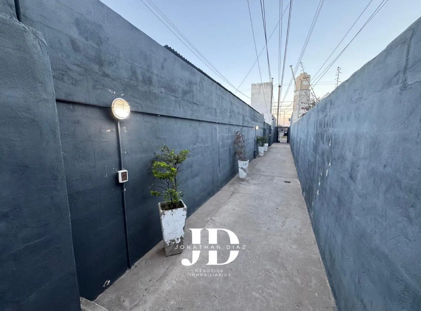 ALQUILO DEPARTAMENTO CON PATIO - SAN MARTIN 2