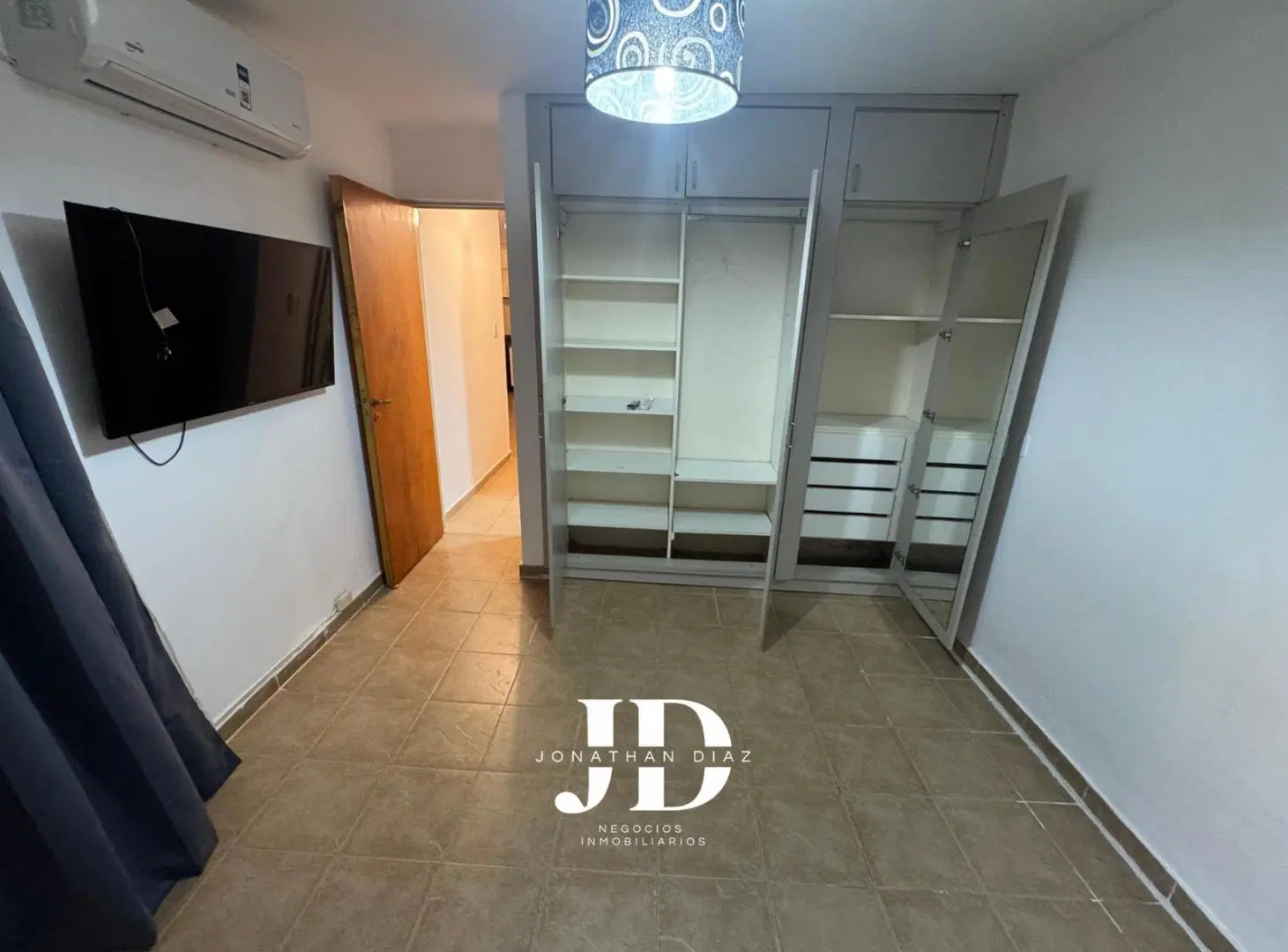 ALQUILO DEPARTAMENTO CON PATIO - SAN MARTIN 8