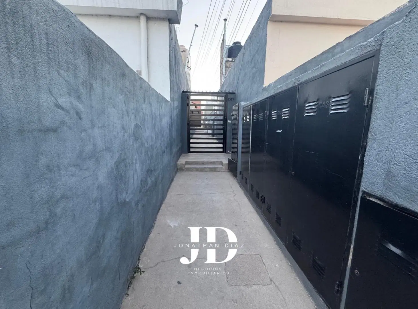 ALQUILO DEPARTAMENTO CON PATIO - SAN MARTIN 1