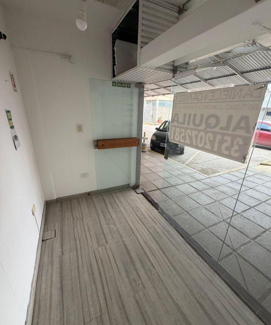 Foto de Alquilo Local comercial - Rafael Nuñez, imagen 3