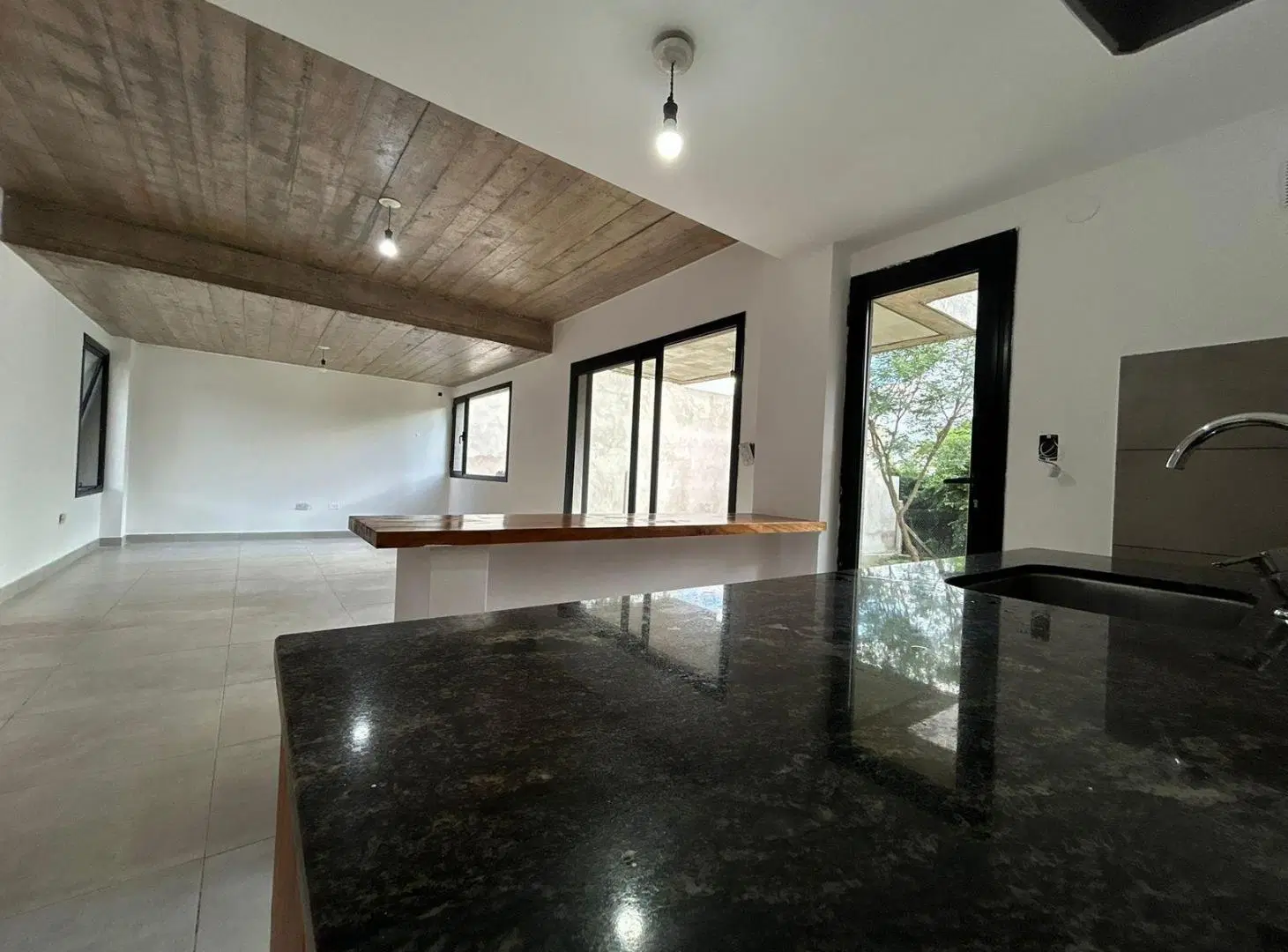 VENTA DUPLEX -  Ampuap V Higuerilla 4
