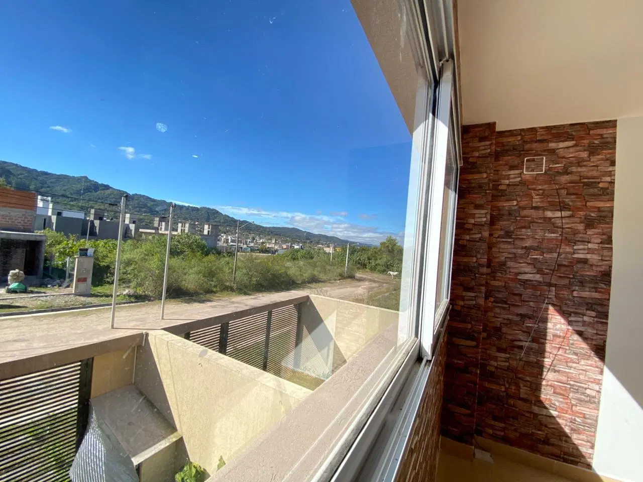 COLDWELL BANKER PLAZA COMERCIALIZA - VENTA | DUPLEX BARRIO LOS PERALES 2
