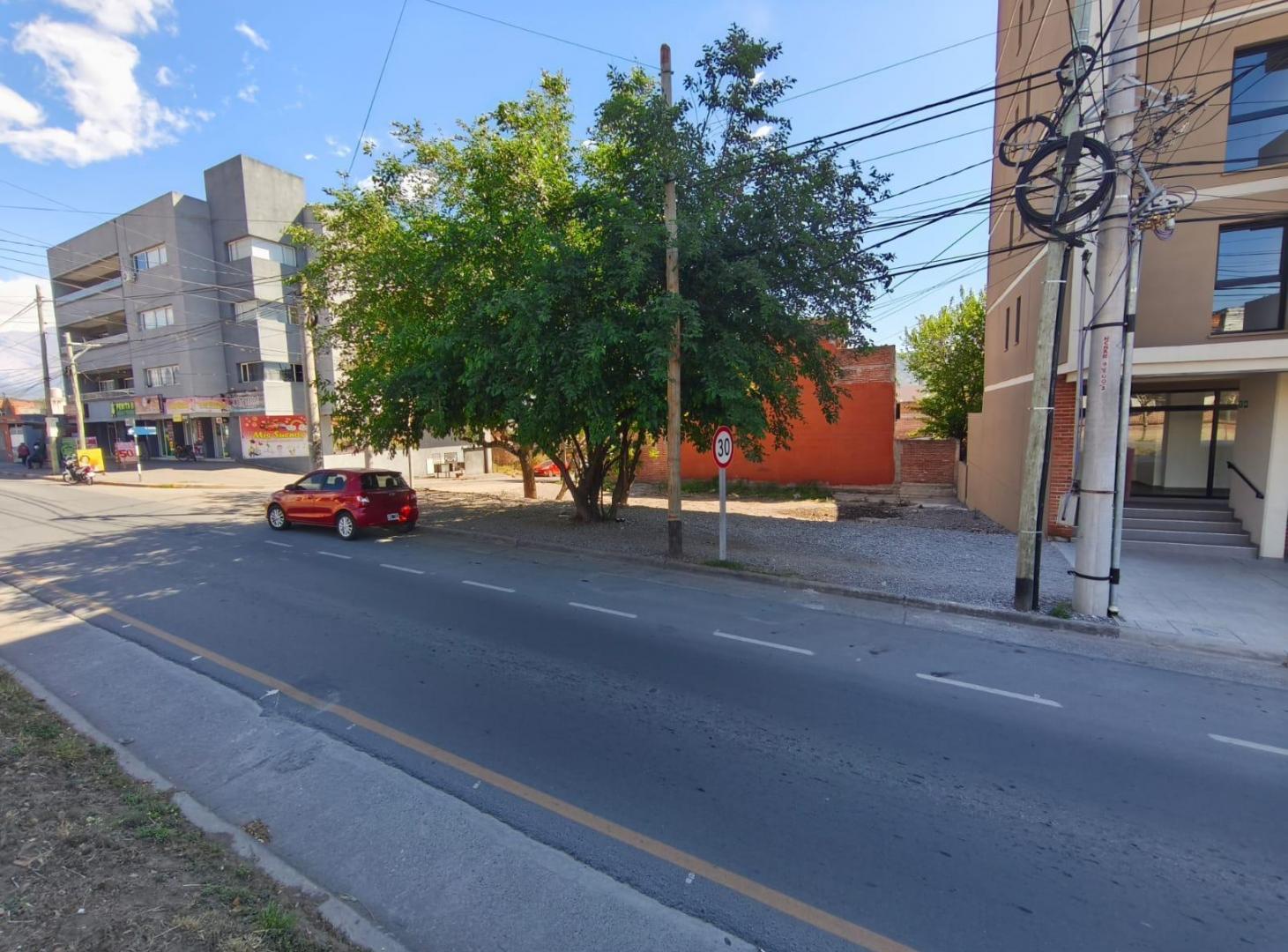 Foto de VENTA TERRENO EN AV. BOLIVIA, imagen 1
