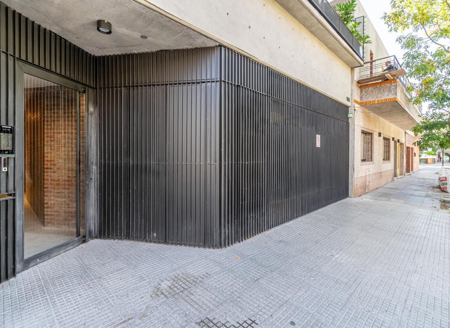 Dúplex 4 ambientes con piscina y jardín