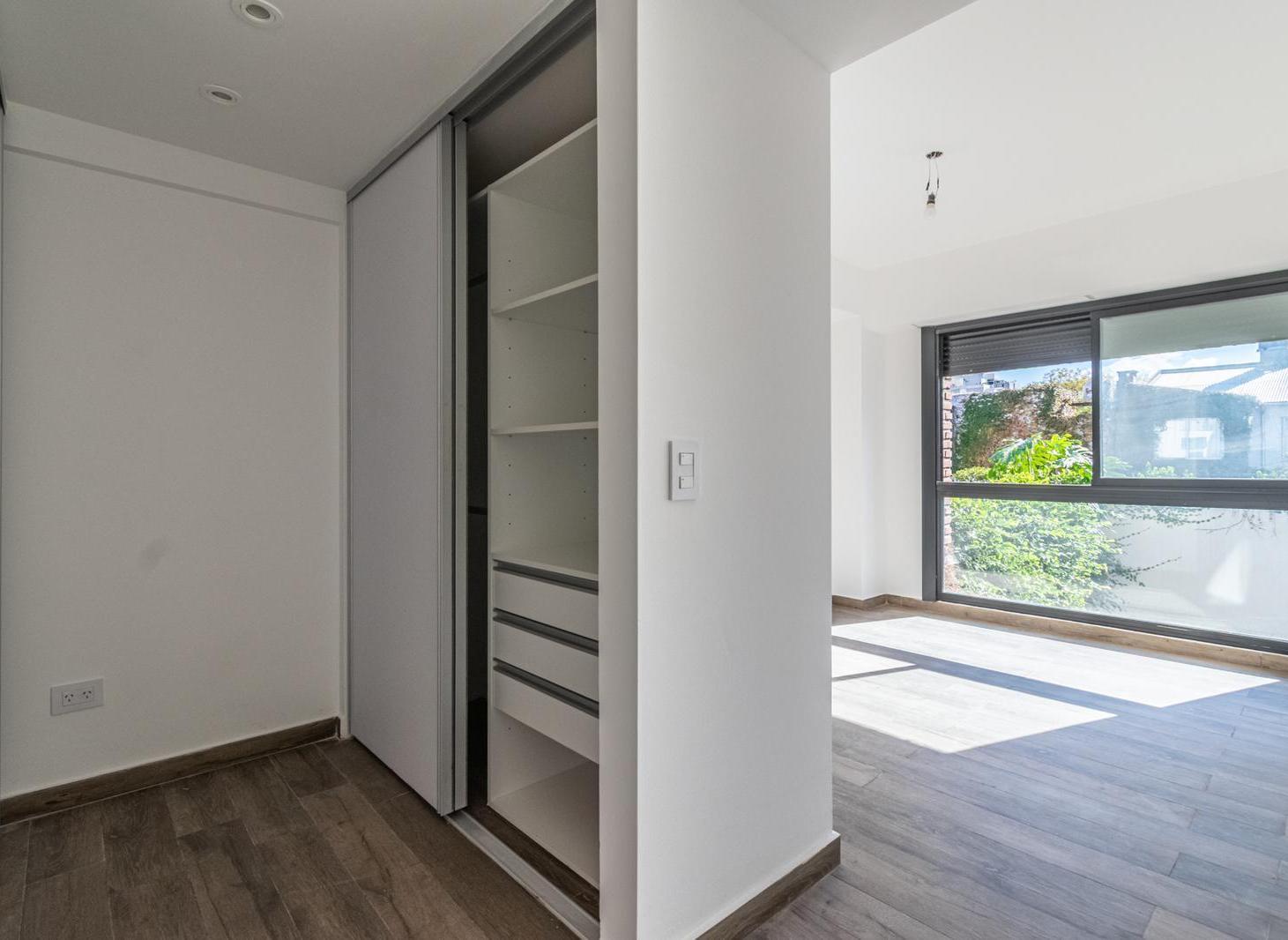 Dúplex 4 ambientes con piscina y jardín