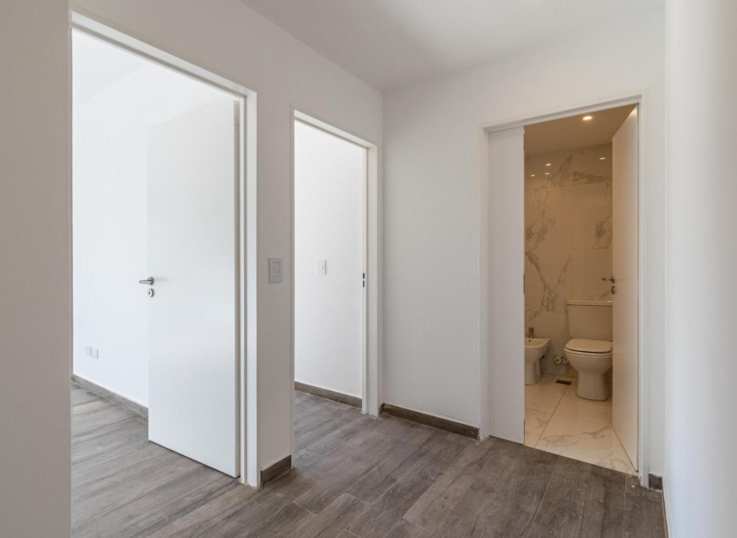 Dúplex 4 ambientes con piscina y jardín