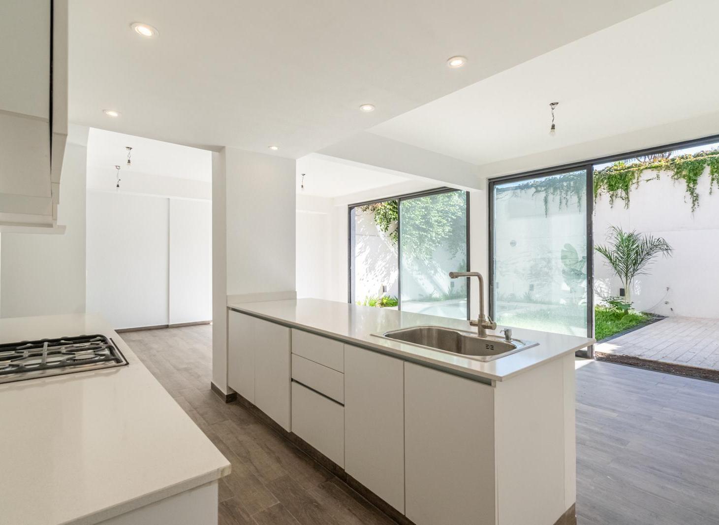 Foto de Dúplex 4 ambientes con piscina jardín y Cochera, imagen 2