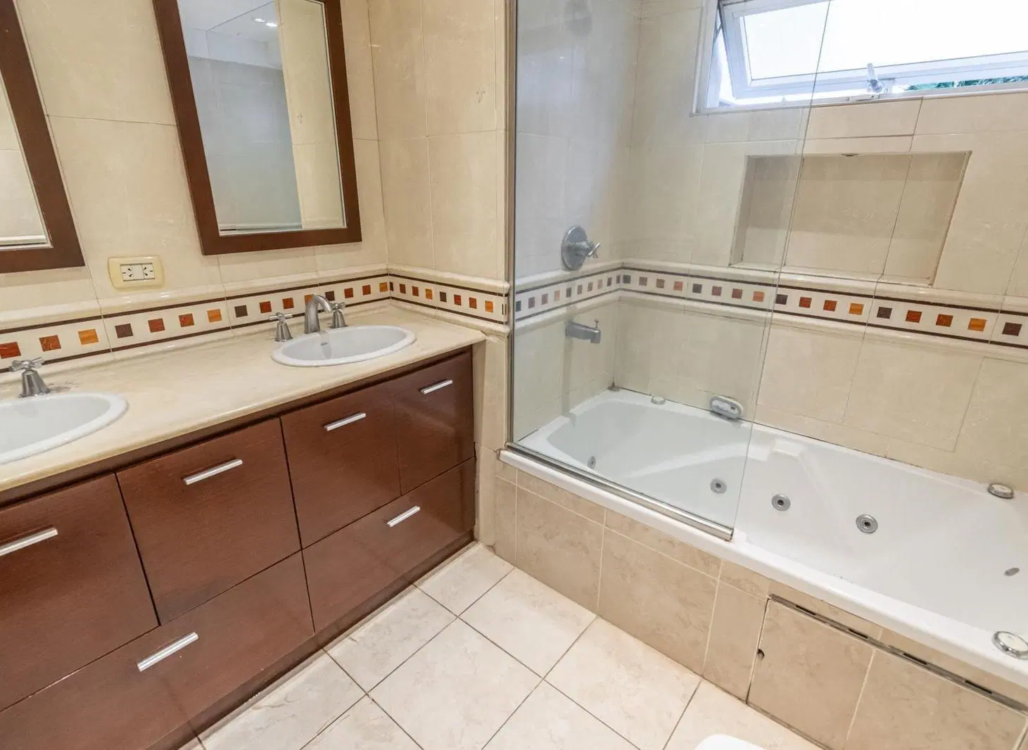 Departamento 3 Ambientes Reciclado con Cochera y Seguridad 24hs - Retiro - La Recova 3