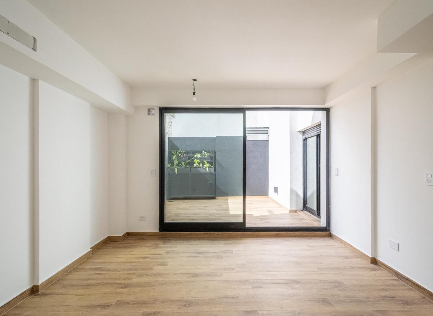 Foto de 2 Ambientes con Patio/ PH/ A estrenar con posesión inmediata, imagen 1