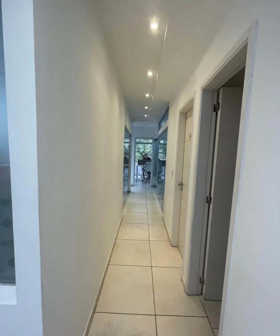 VENTA OFICINA ZONA NORTE 4