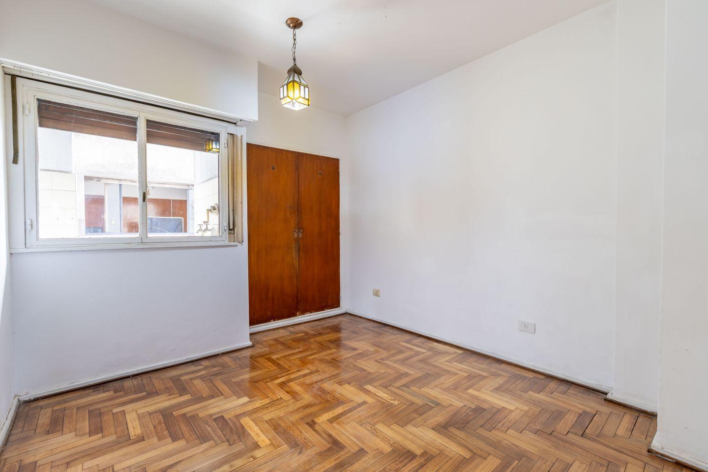 Foto de Venta departamento 3 ambientes con balcon a refaccionar en Boedo, imagen 3