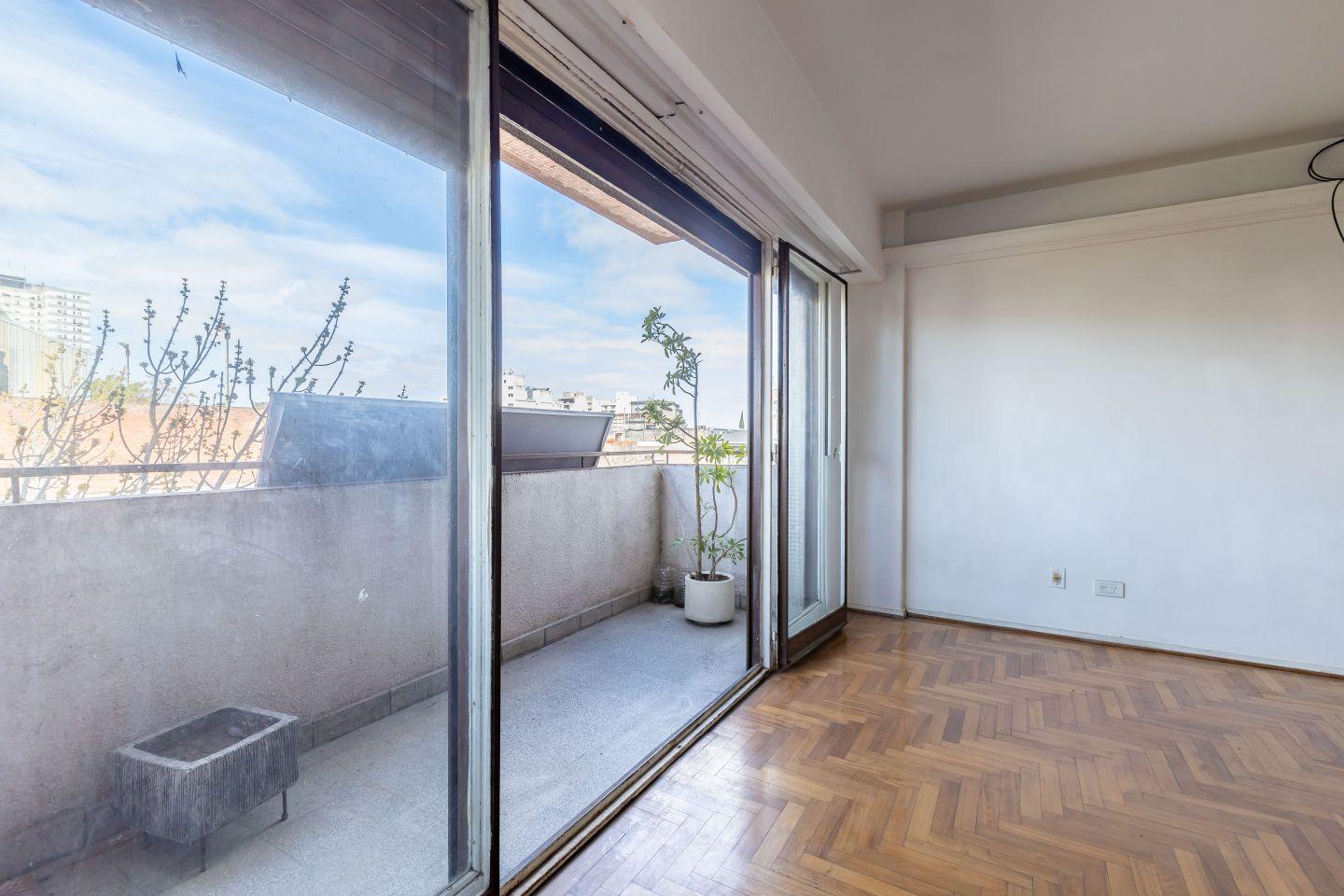 Foto de Venta departamento 3 ambientes con balcon a refaccionar en Boedo, imagen 1