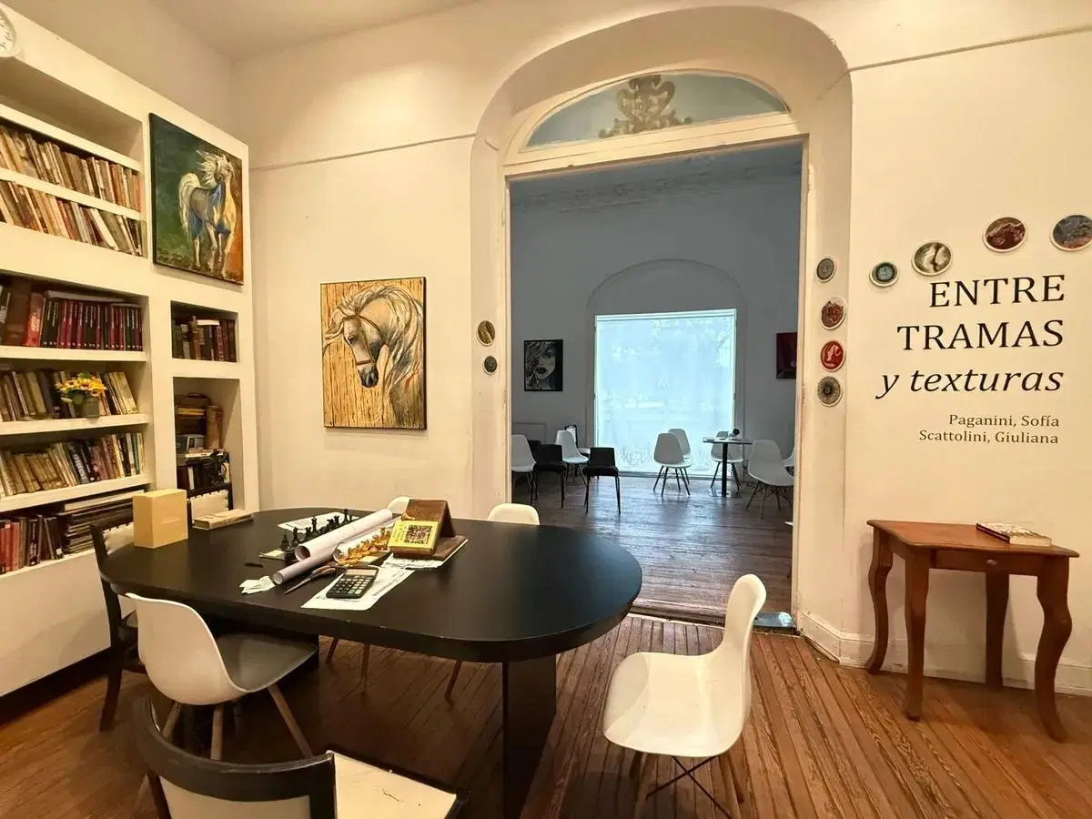 Casona en el Centro - Frente Plaza Colón. Ideal Desarrollista - Uso Profesional/institucional 1