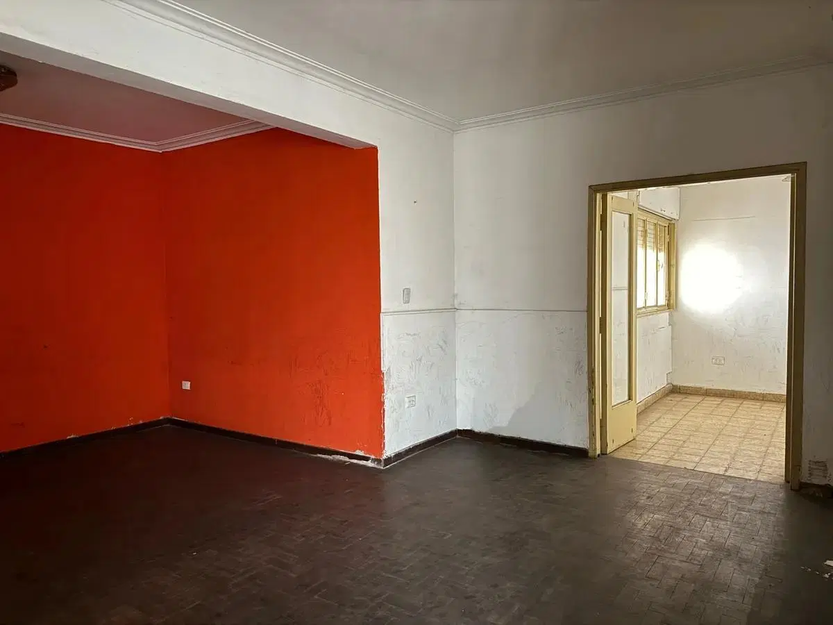 Casa Ideal desarrollo - Centro. Se escucha oferta. Bv Guzmán 4