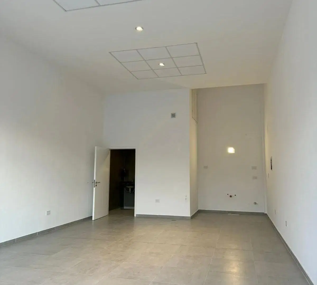 Local comercial en Manantiales 2 5