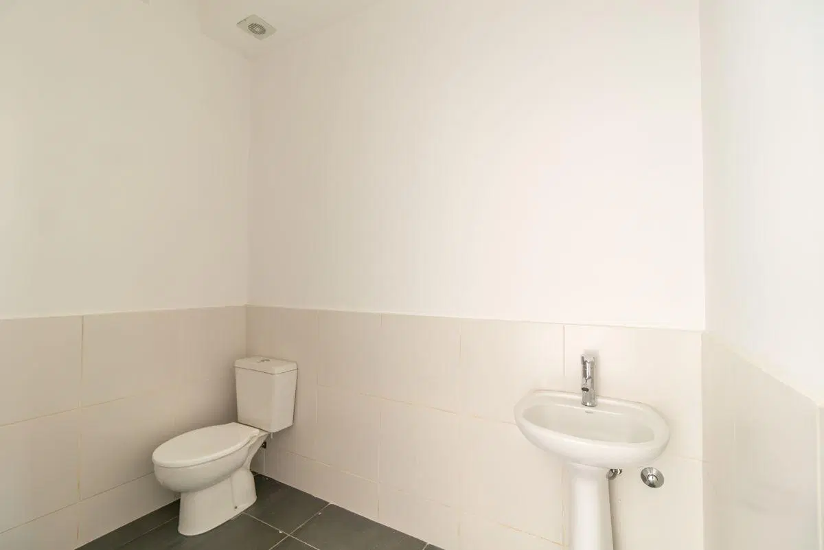 Alquiler Local comercial en Docta - 100 m2 8