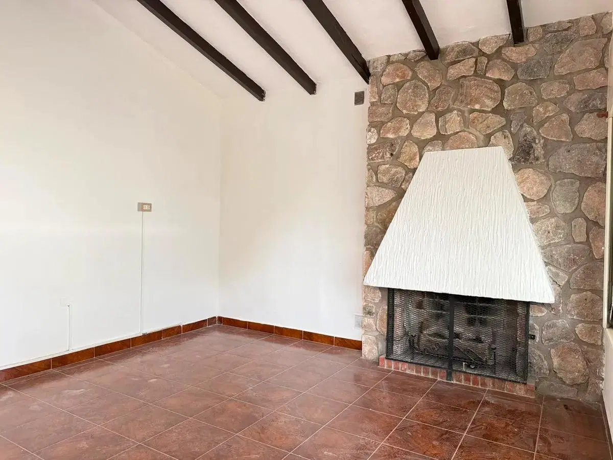 Casa en venta Carlos Paz. Terreno de 900 m2. Escritura 4