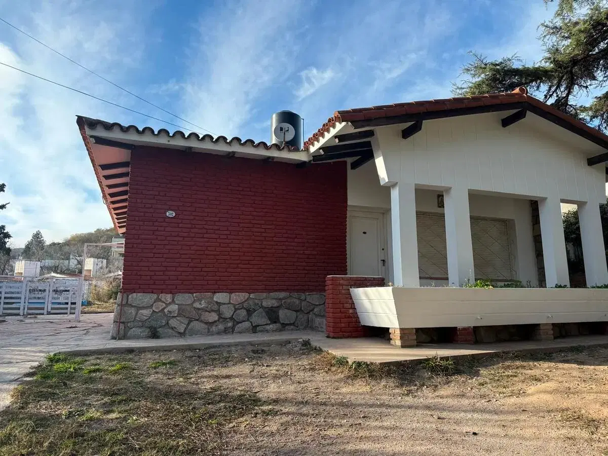 Casa en venta Carlos Paz. Terreno de 900 m2. Escritura 3