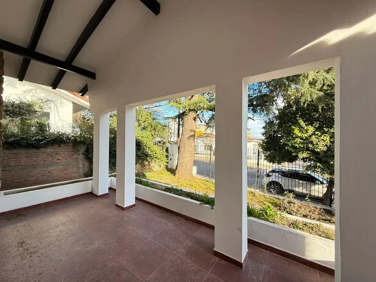 Casa en venta Carlos Paz. Terreno de 900 m2. Escritura 8