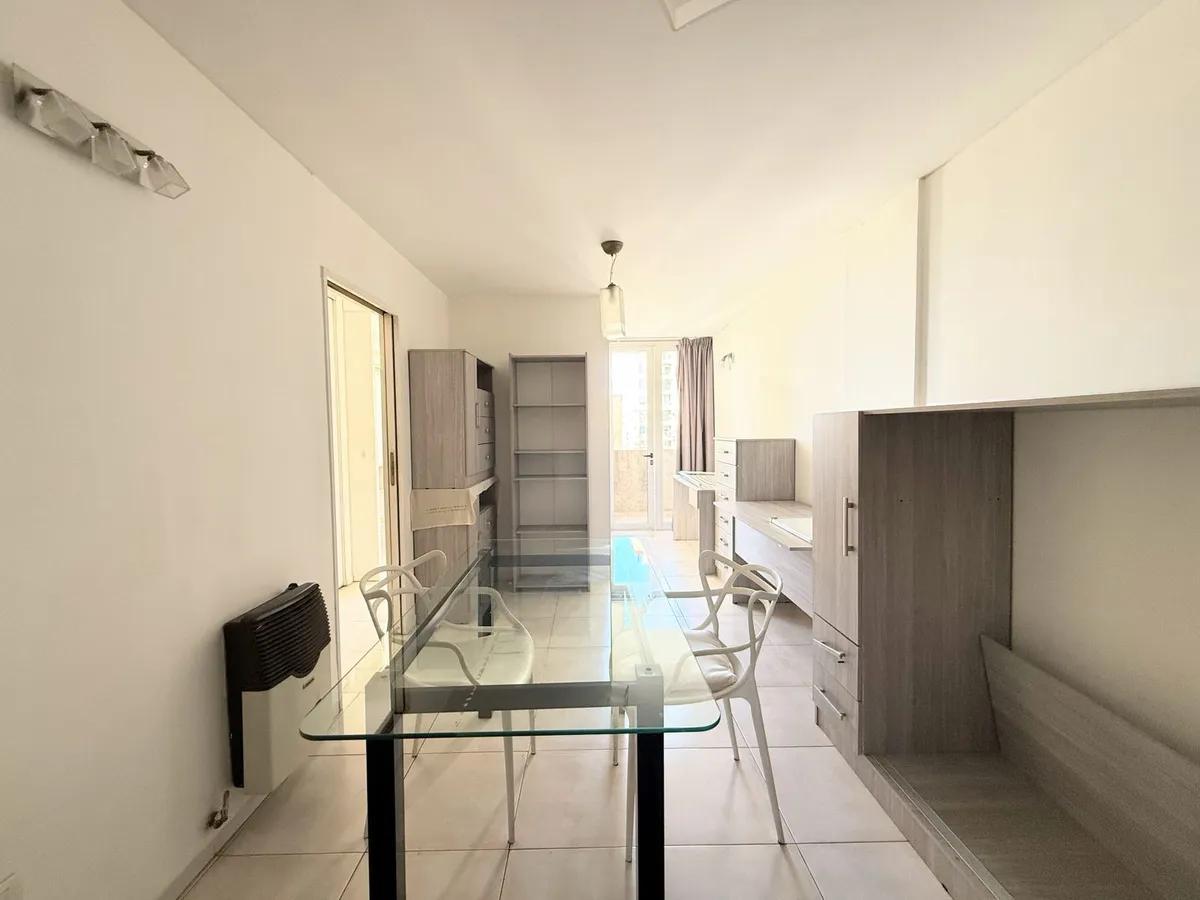 Foto de Departamento 1 dormitorio. Balcón. Balcarce 300, imagen 3