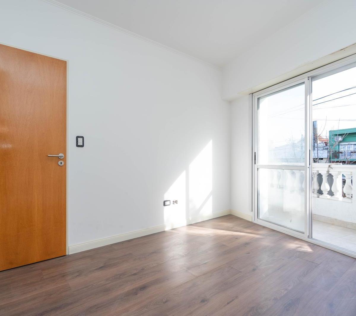 Venta PH 4 Ambientes con Terraza a Estrenar en Floresta 2