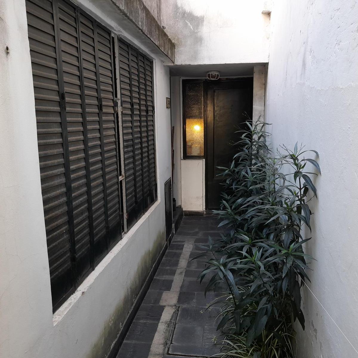 PH en Venta 4 Ambientes en Villa Urquiza a Reformar 2
