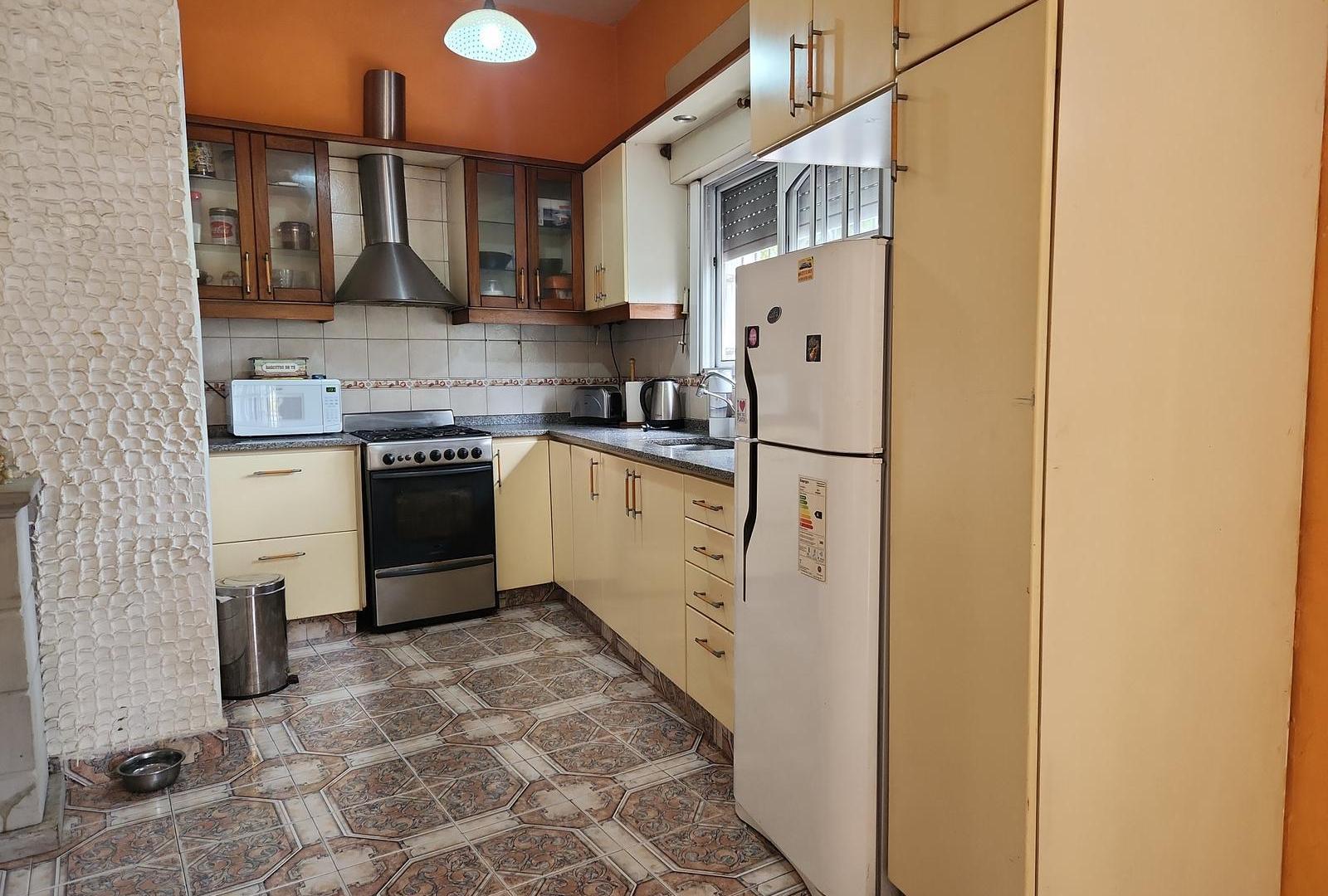 Foto de VENTA CASA CON LOCAL 4 AMBIENTES EN VILLA BALLESTER, imagen 4