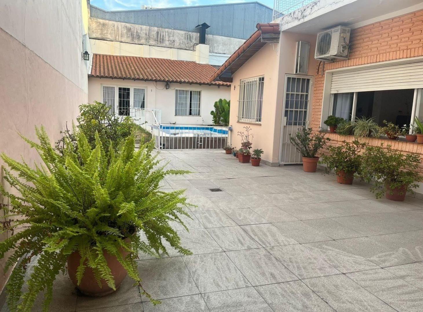 Venta  Velez Sarfield/ Floresta Casa 5 Amb - Pileta Quincho Garage