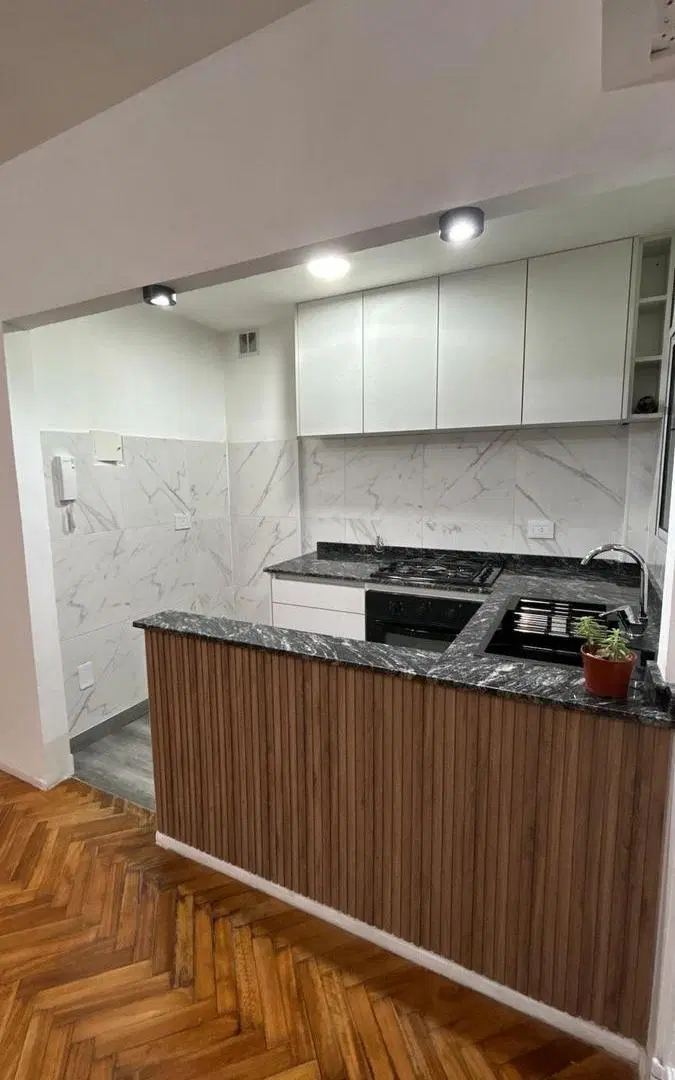 Departamento 2 ambientes con patio semicubierto refaccionado a estrenar 2
