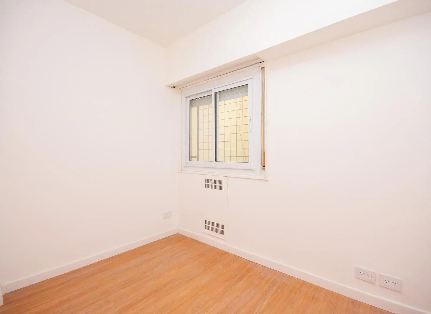 VENTA DEPARTAMENTO 4 AMBIENTES CON DEPENDENCIA, APTO CREDITO, RECICLADO, EN PALERMO 5