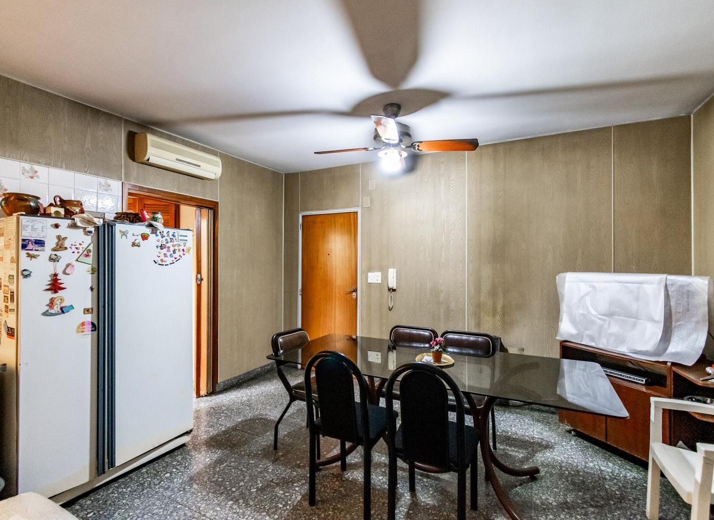 Venta PH de 3 Ambientes con terraza en 2d piso por escalera o montapersona y lavadero