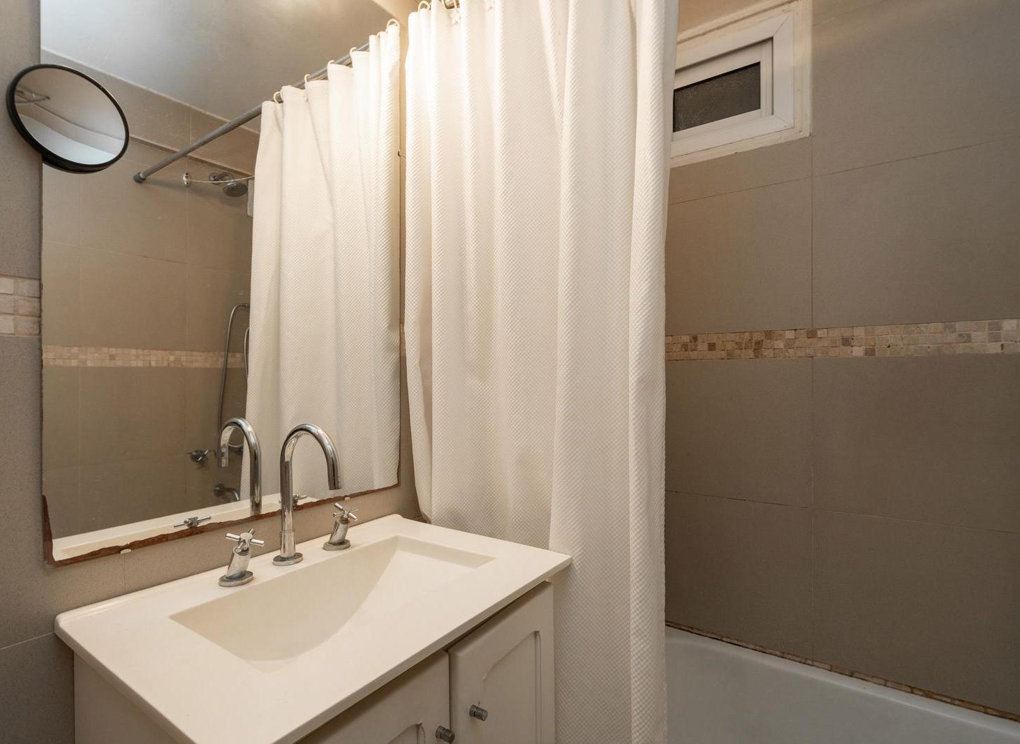 VENTA DEPARTAMENTO 4 AMBIENTES CON COCHERA FIJA CUBIERTA, APTO CREDITO, EN PALERMO