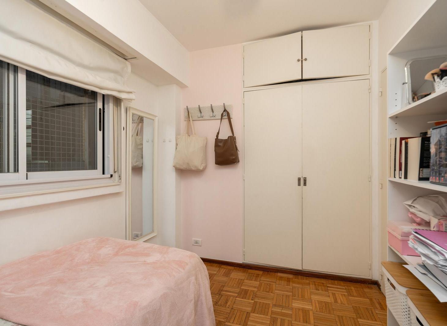 VENTA DEPARTAMENTO 4 AMBIENTES CON COCHERA FIJA CUBIERTA, APTO CREDITO, EN PALERMO
