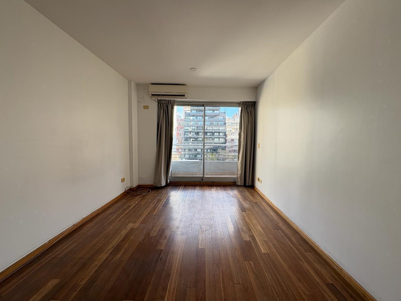ALQUILER MONOAMBIENTE CON BALCON, PISO ALTO, APTO PROFESIONAL, EN PALERMO, LAS CAÑITAS